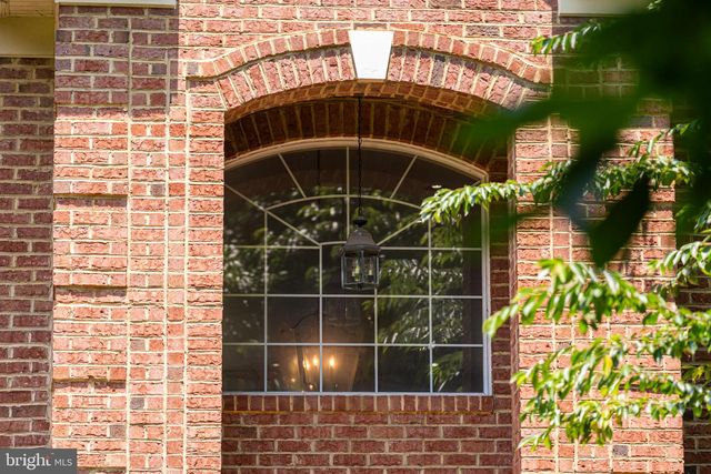 12390 FALKIRK DR, Fairfax, VA 22033