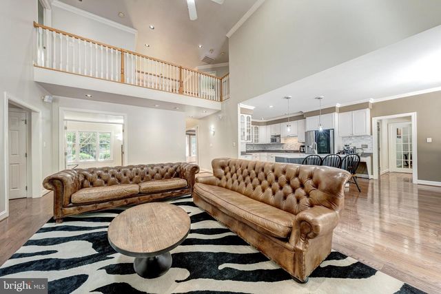 12390 FALKIRK DR, Fairfax, VA 22033