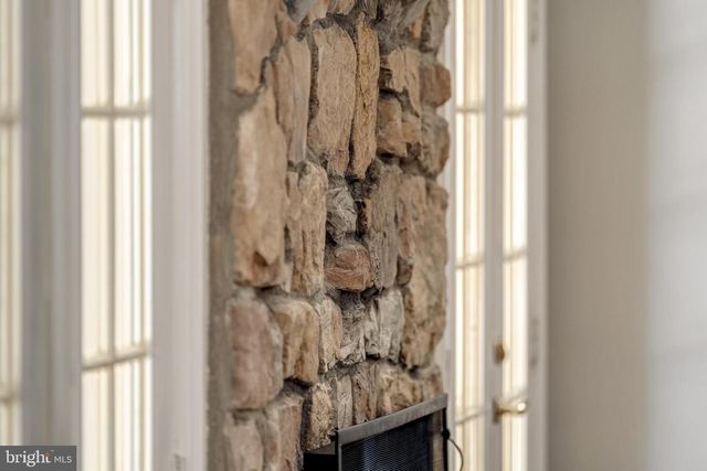 12390 FALKIRK DR, Fairfax, VA 22033