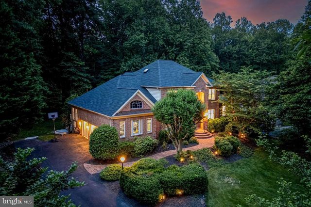 12390 FALKIRK DR, Fairfax, VA 22033