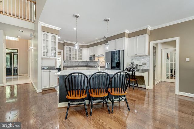 12390 FALKIRK DR, Fairfax, VA 22033