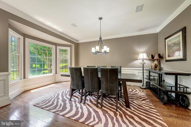 12390 FALKIRK DR, Fairfax, VA 22033