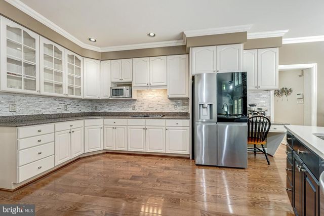 12390 FALKIRK DR, Fairfax, VA 22033