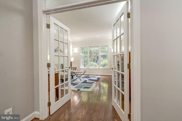 12390 FALKIRK DR, Fairfax, VA 22033