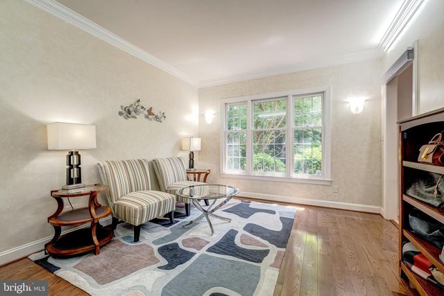 12390 FALKIRK DR, Fairfax, VA 22033