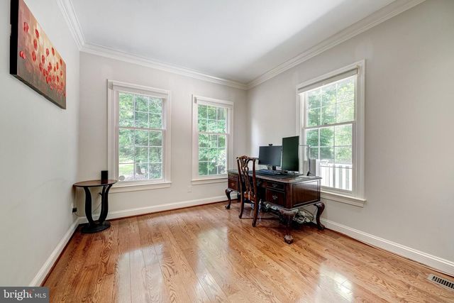 12390 FALKIRK DR, Fairfax, VA 22033