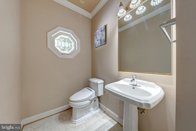 12390 FALKIRK DR, Fairfax, VA 22033