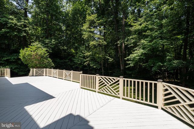 12390 FALKIRK DR, Fairfax, VA 22033