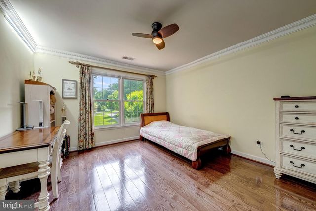 12390 FALKIRK DR, Fairfax, VA 22033