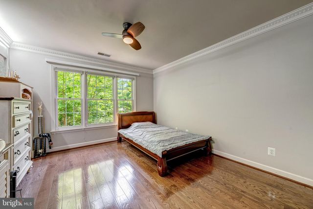 12390 FALKIRK DR, Fairfax, VA 22033