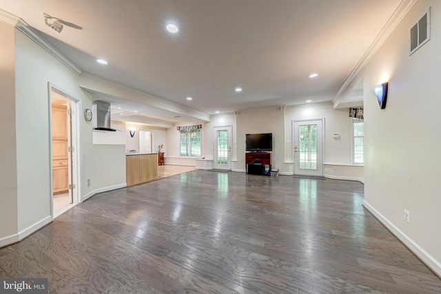 12390 FALKIRK DR, Fairfax, VA 22033