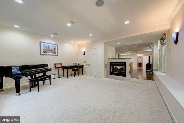 12390 FALKIRK DR, Fairfax, VA 22033