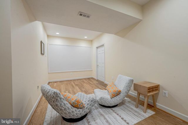 12390 FALKIRK DR, Fairfax, VA 22033