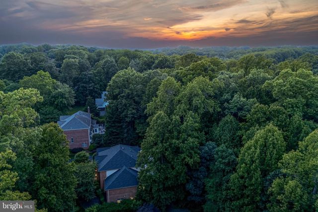 12390 FALKIRK DR, Fairfax, VA 22033