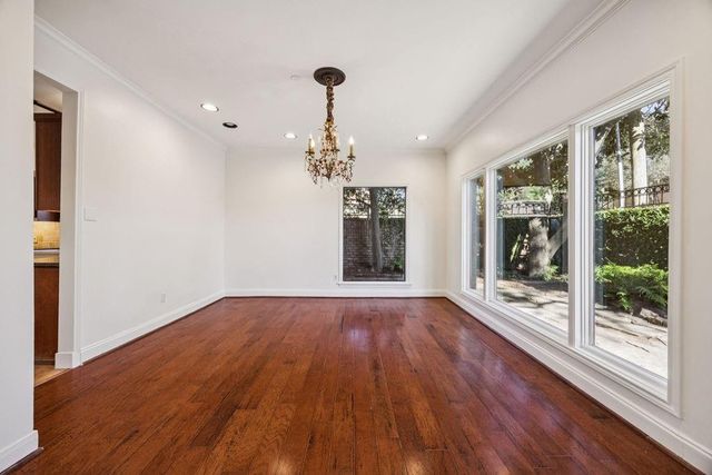 20 Town Oaks Place, Bellaire, TX 77401