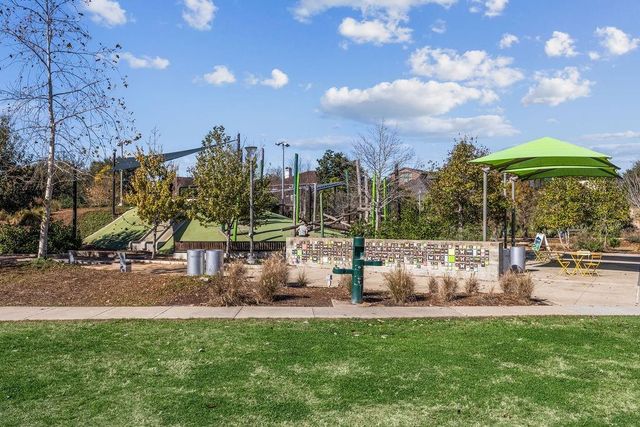 20 Town Oaks Place, Bellaire, TX 77401