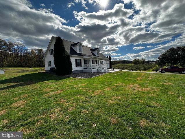 25 MISH RD, Bunker Hill, WV 25413