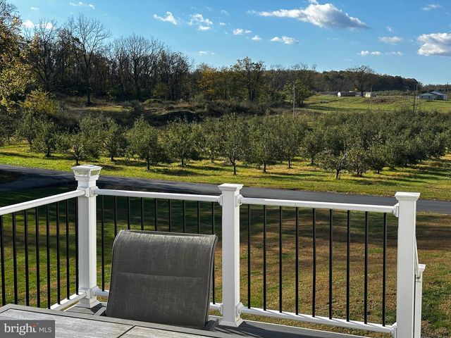 25 MISH RD, Bunker Hill, WV 25413