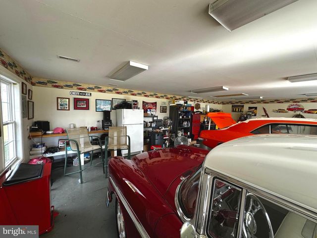 25 MISH RD, Bunker Hill, WV 25413