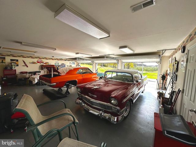 25 MISH RD, Bunker Hill, WV 25413