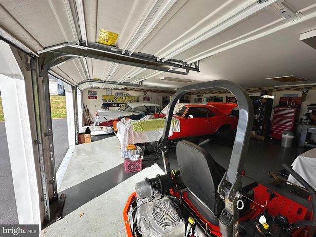 25 MISH RD, Bunker Hill, WV 25413