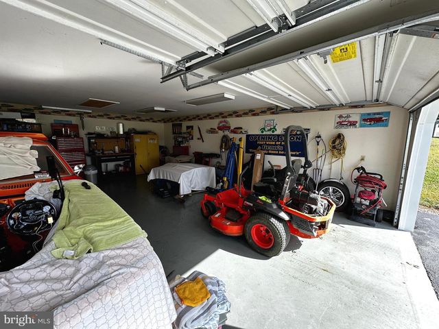 25 MISH RD, Bunker Hill, WV 25413