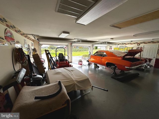 25 MISH RD, Bunker Hill, WV 25413