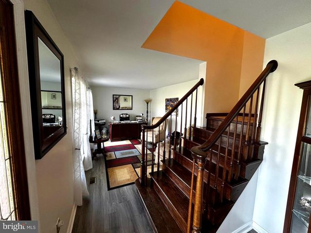 25 MISH RD, Bunker Hill, WV 25413