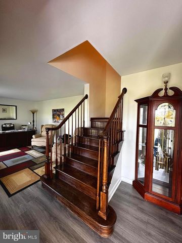 25 MISH RD, Bunker Hill, WV 25413