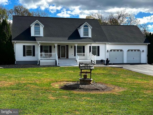 25 MISH RD, Bunker Hill, WV 25413