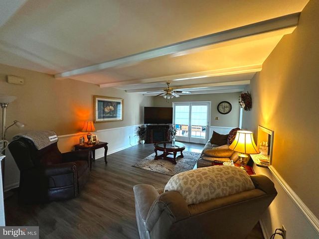 25 MISH RD, Bunker Hill, WV 25413