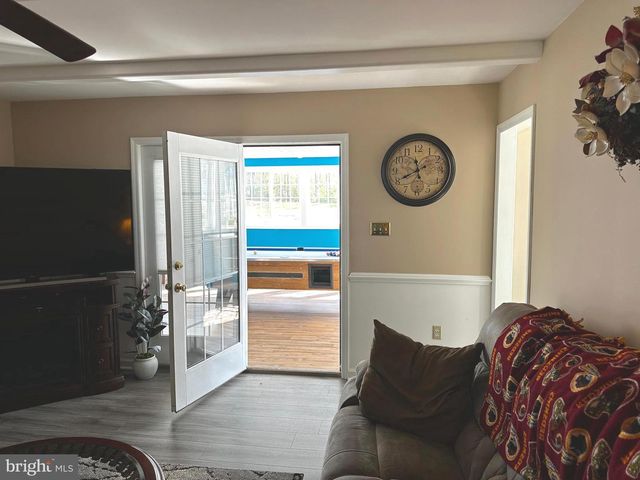 25 MISH RD, Bunker Hill, WV 25413