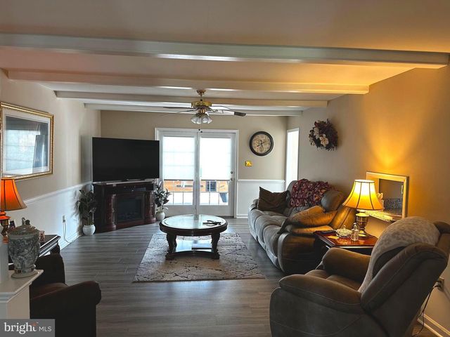 25 MISH RD, Bunker Hill, WV 25413