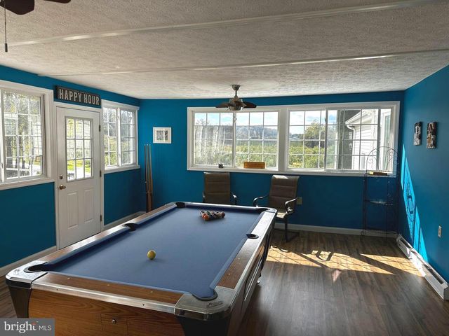 25 MISH RD, Bunker Hill, WV 25413