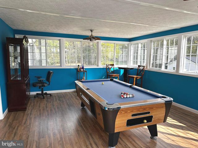 25 MISH RD, Bunker Hill, WV 25413