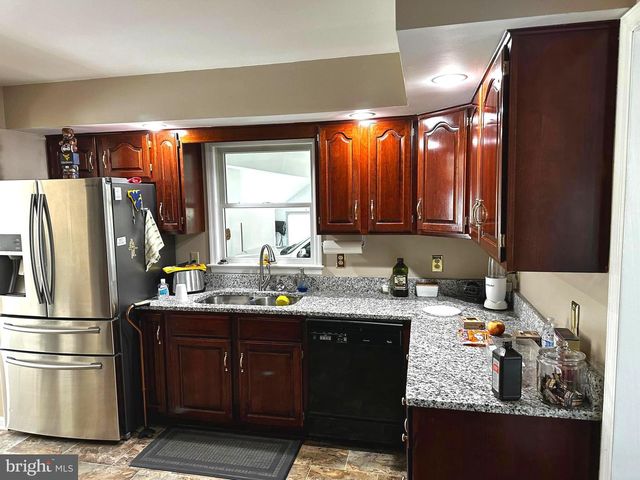 25 MISH RD, Bunker Hill, WV 25413