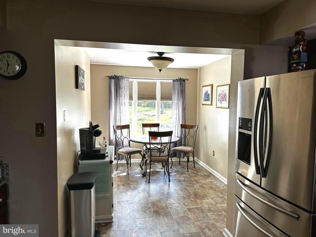 25 MISH RD, Bunker Hill, WV 25413