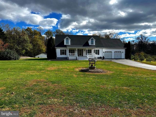 25 MISH RD, Bunker Hill, WV 25413