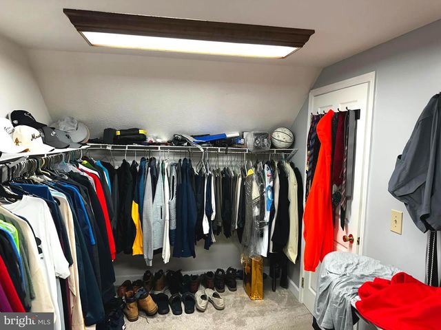 25 MISH RD, Bunker Hill, WV 25413