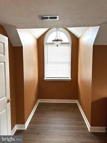 25 MISH RD, Bunker Hill, WV 25413