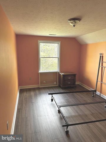 25 MISH RD, Bunker Hill, WV 25413