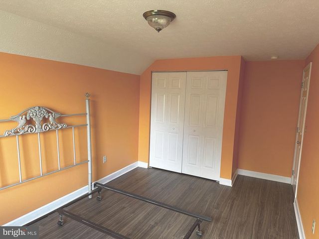 25 MISH RD, Bunker Hill, WV 25413