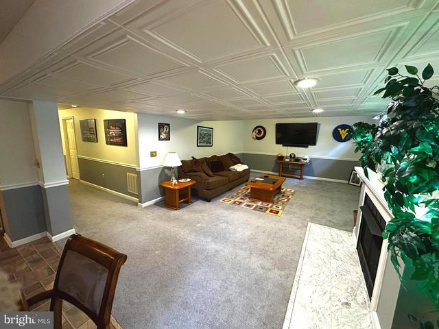 25 MISH RD, Bunker Hill, WV 25413