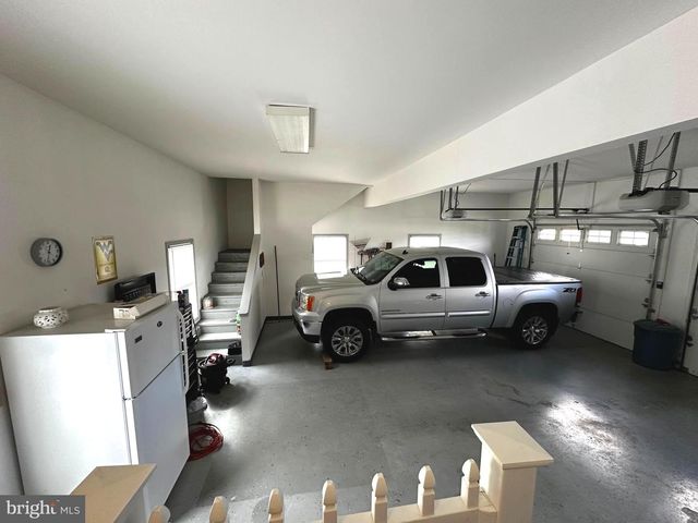 25 MISH RD, Bunker Hill, WV 25413