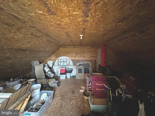 25 MISH RD, Bunker Hill, WV 25413