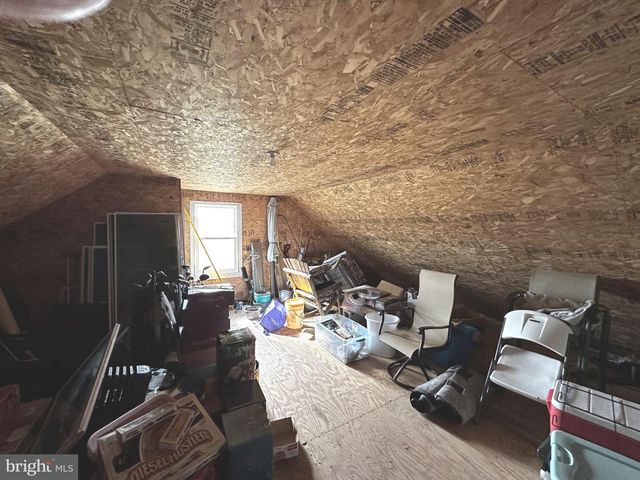 25 MISH RD, Bunker Hill, WV 25413