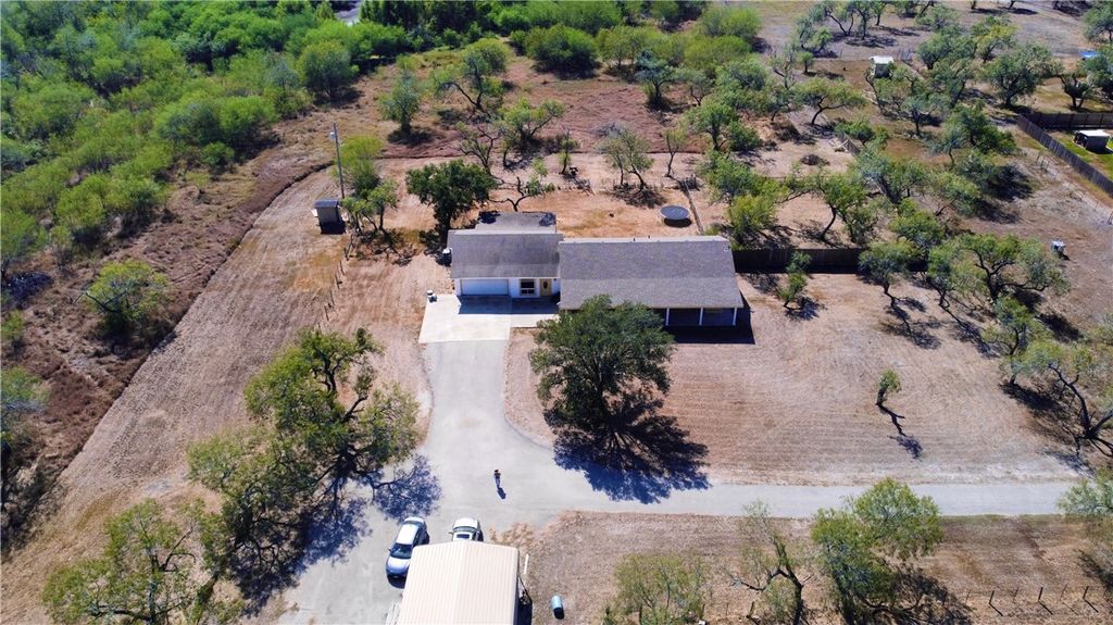 150-A CR 336, Alice, TX 78332