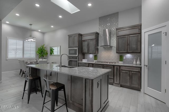 2212 MIKE PRICE Drive, El Paso, TX 79938