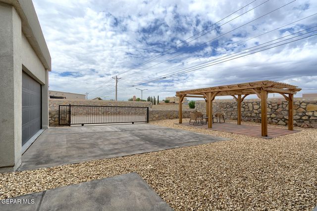 2212 MIKE PRICE Drive, El Paso, TX 79938