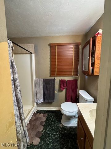 131 8th Street SW, New Philadelphia, OH 44663